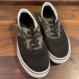 Vans Shoes Kids Black & Camo Size 3
